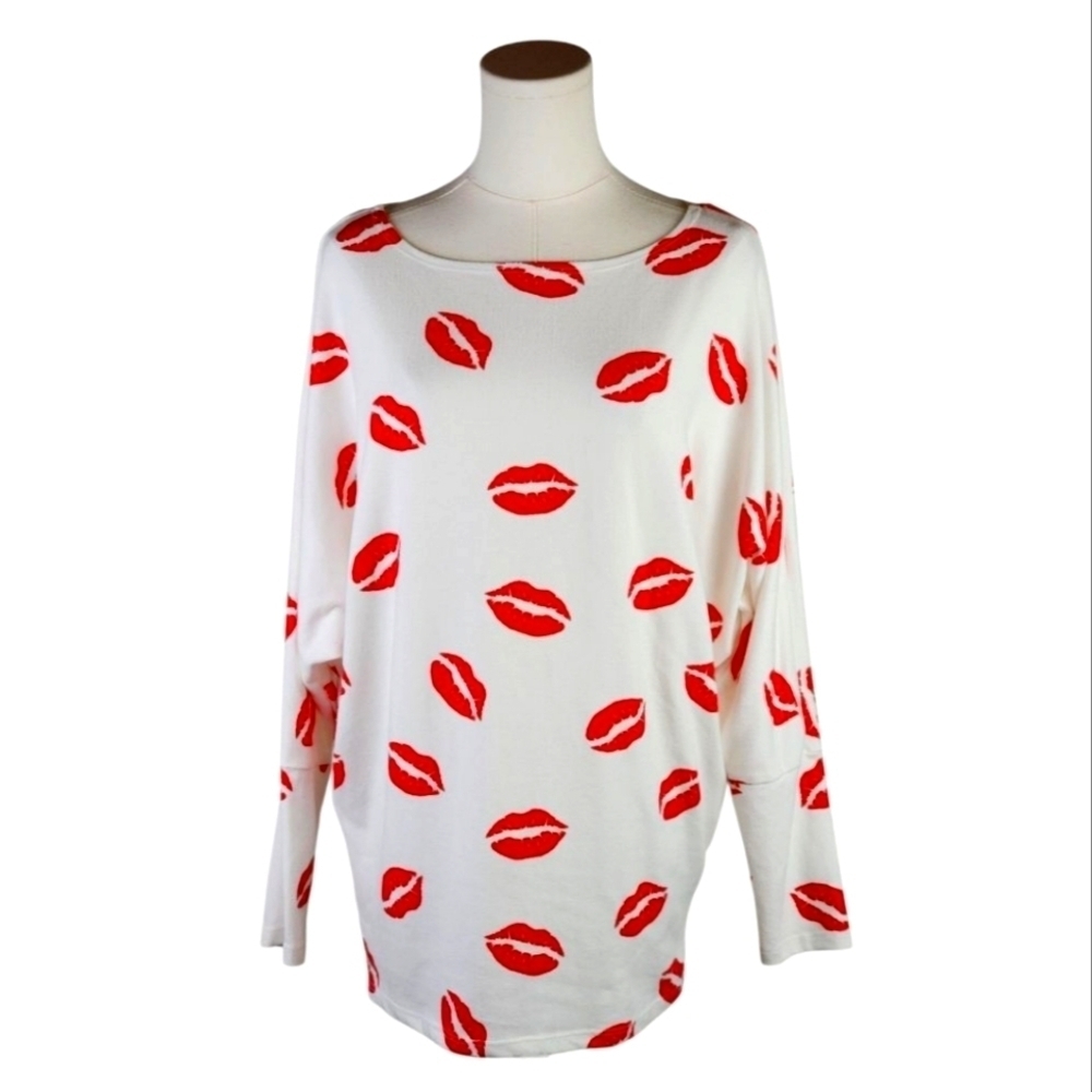First Love Kiss Print White Long Sleeve Oversized Top Made in USA Loungewear S